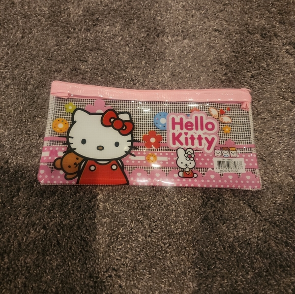 Hello kitty, kuromi and my melody makeup bag set - Picture 2 of 8